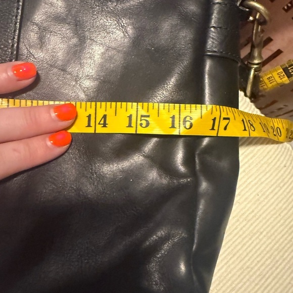 Fossil Leather Black and Gold Briefcase with Elegant Design - Picture 4 of 7